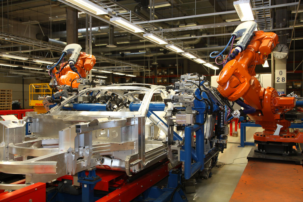 Robots at Uusikaupunki car manufacturing plant